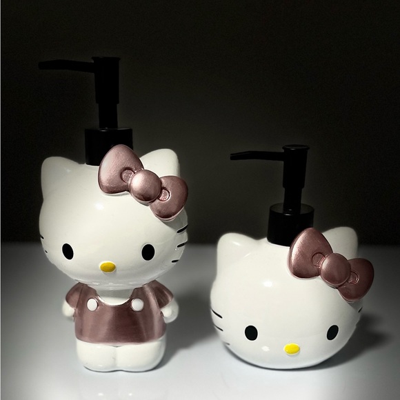 Hello Kitty Rose GoldPINK Hand Soap Dispensers - Picture 3 of 7